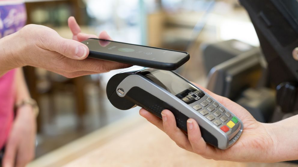 La cantidad de usuarios de dinero electrónico creció 25% en el último año en Argentina