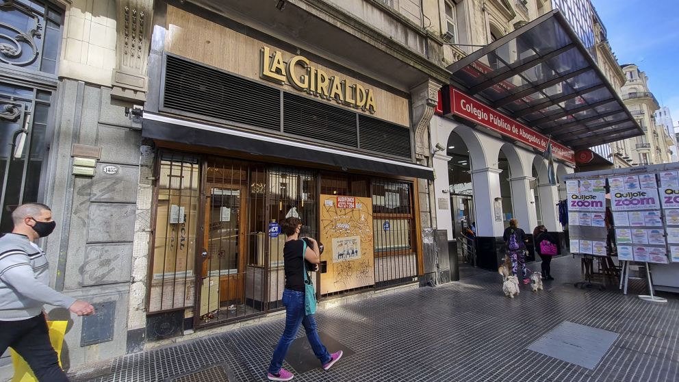 Dos empresarios cumplieron y pusieron en valor La Giralda, el histórico Bar Notable de la avenida Corrientes Foto: Gentileza Ricardo Ceppi
