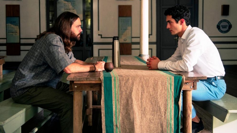 Peter Lanzani y Chino Darín se sacarán chispas en "El Reino".