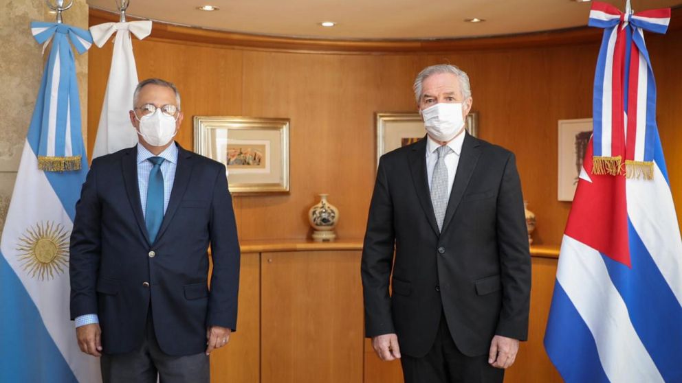 Reunión Sola con Prada; Argentina también está interesada en fármaco nasal que impide ingreso del coronavirus