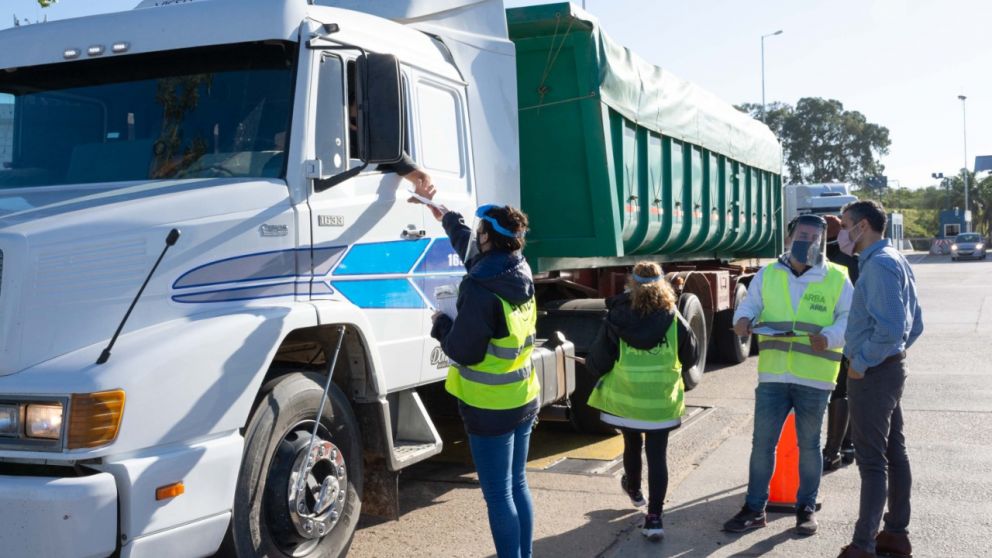 En los controles participan 100 agentes del organismo recaudador