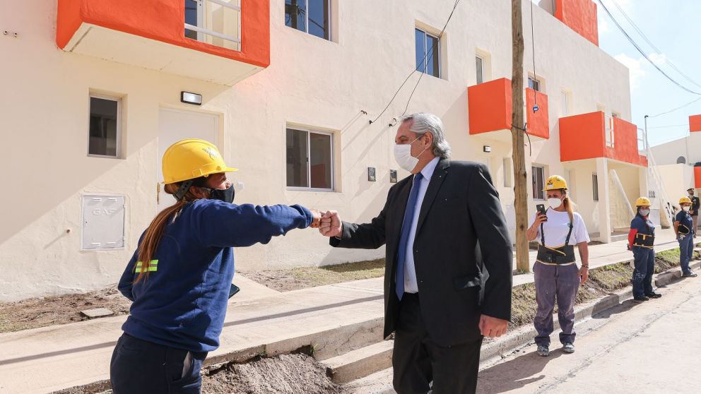 Alberto destacó que las casas inauguradas ya estaban prácticamente terminadas en 2015