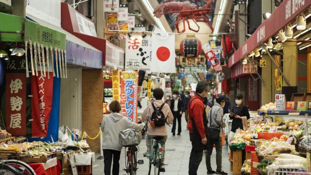 Japón declaró por tercera vez la emergencia y volvió a cerrar desde el domingo y por 17 días
