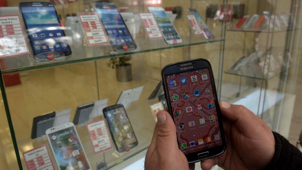 Celulares mantendrán precios por 6 meses
