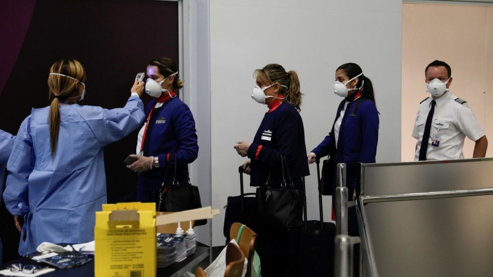 La pandemia de coronavirus obligó al gobierno brasileño a superar el límite del gasto público ligado con la inflación del año anterior