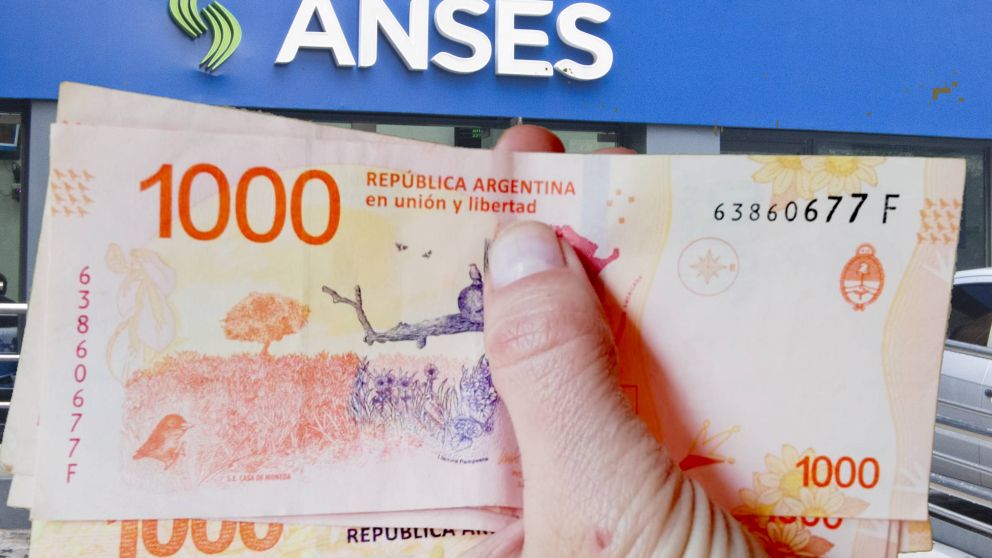 El bono de 15000 de Anses comienza a cobrarse el 26 de abril