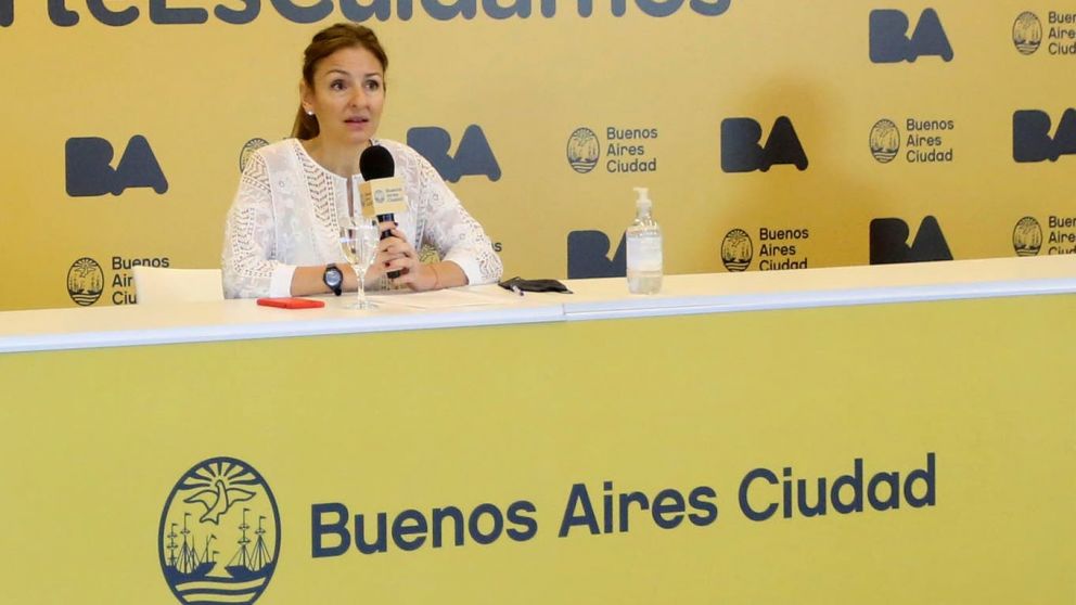 "Los sindicalistas están haciendo mucha política partidaria; la posición de los docentes es muy distinta", dijo Acuña