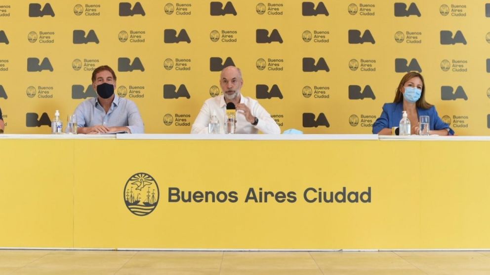 Larreta estuvo junto a Santilli y Acuña (foto de archivo)