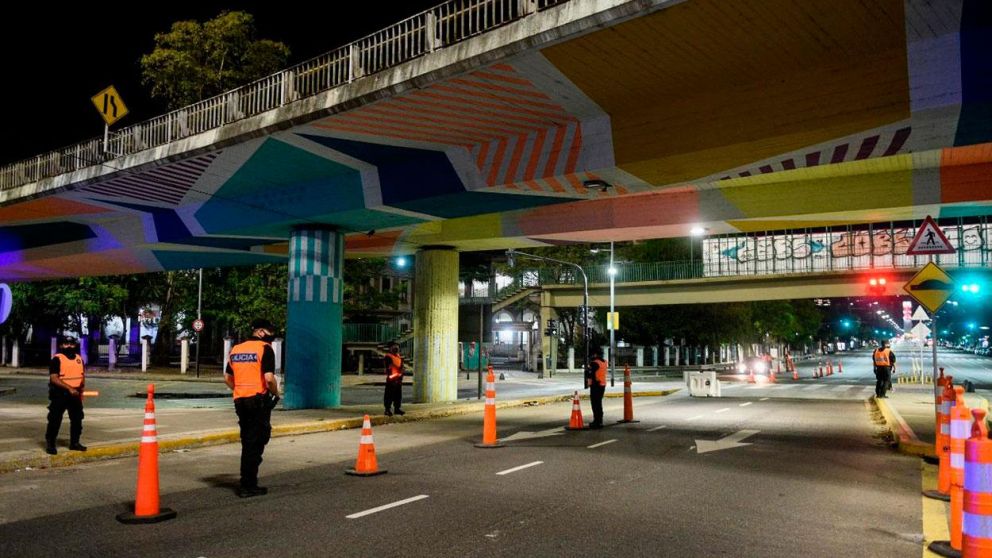 La utilización del transporte público en AMBA cayó un 43 por ciento tras las restricciones del viernes