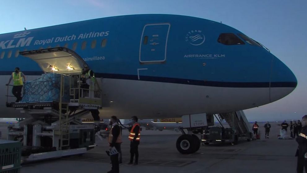 Esta mañana llegó el cargamento de vacunas de Oxford AstraZeneca