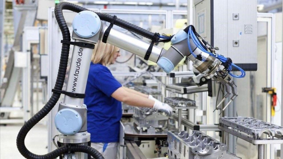 Tan pronto como el peligro de contagio sea neutralizado por la vacunación, comenzará una fuerte reactivación"