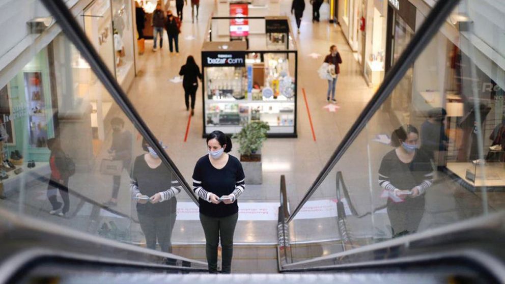 “Los centros comerciales van a estar cerrados todo el día”, confirmó Alberto Fernández