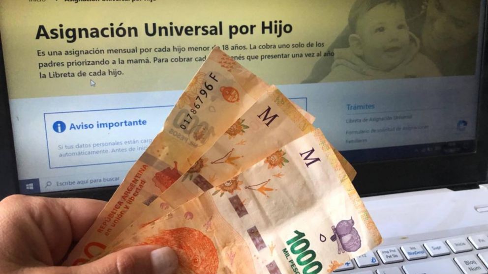 El dinero será depositado en las cuentas de los titulares de AUH y AUE de Anses