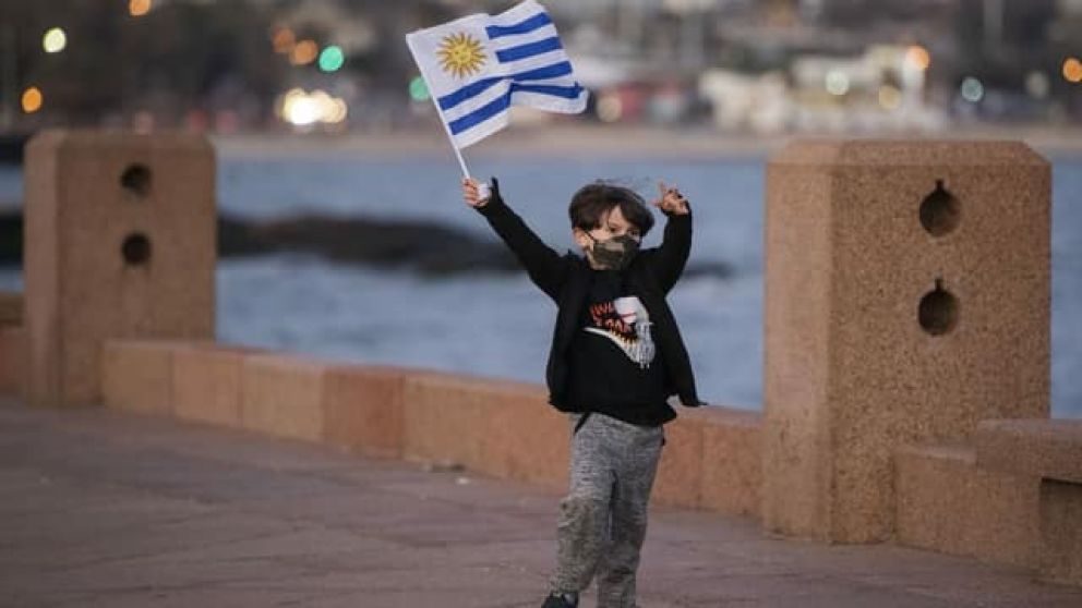 Uruguay en alerta por aumento de casos y fallecidos por coronavirus 