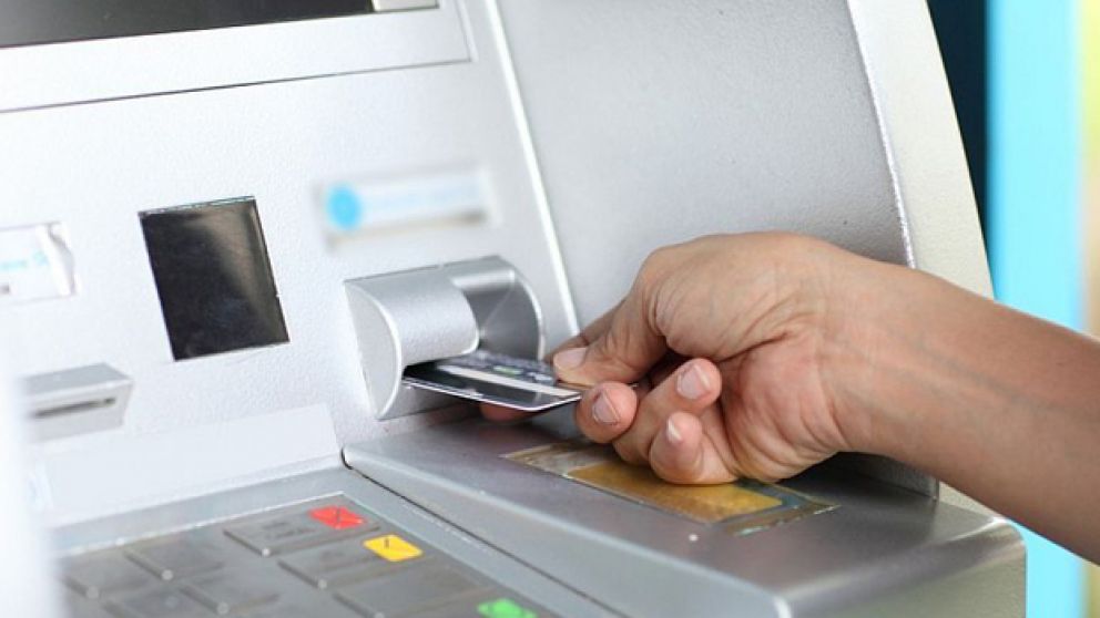 Los bancos piden que no asistan a las sucursales