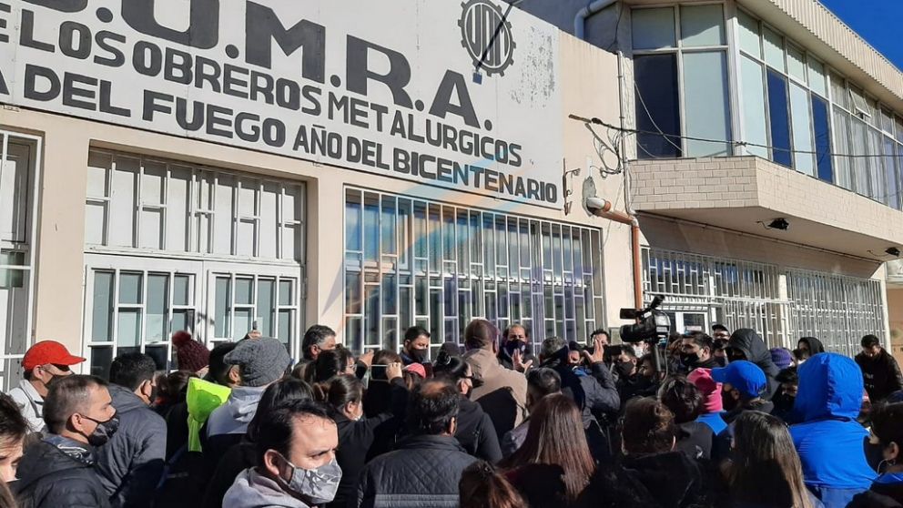En Tierra del Fuego hubo una protesta en la sede sindical metalúrgica