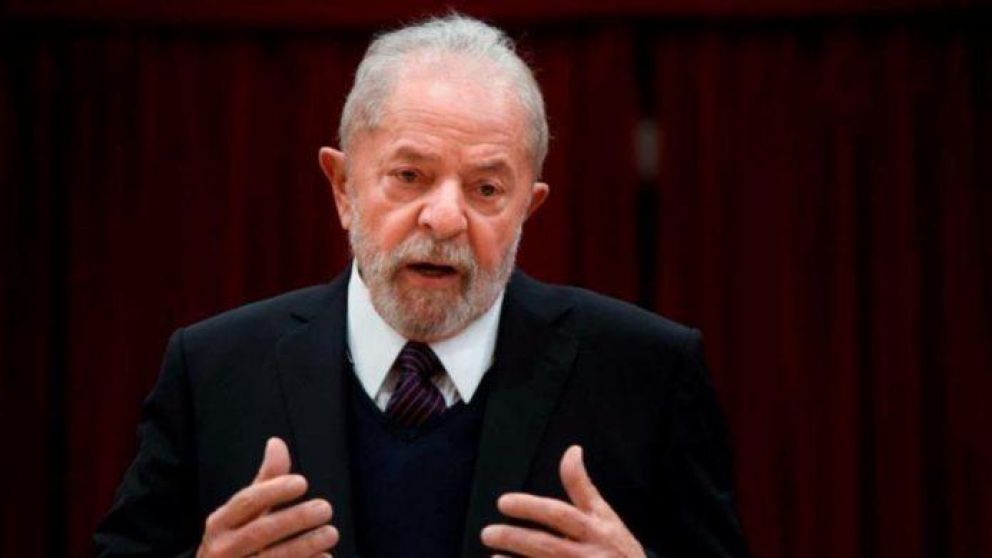 Lula no descartó ir por la presidencia de Brasil en el 2022 si "está sano"
