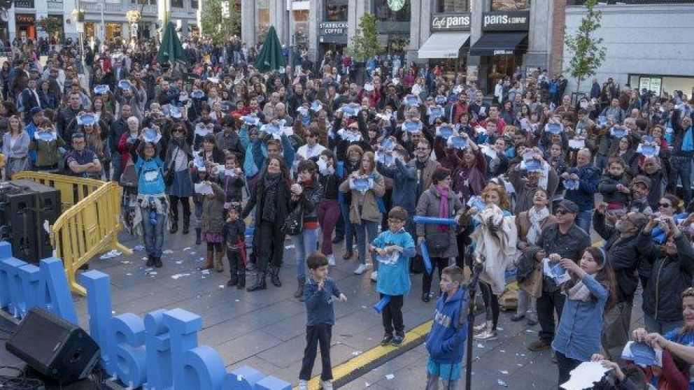Día de la Concientización Del Autismo, Lado B