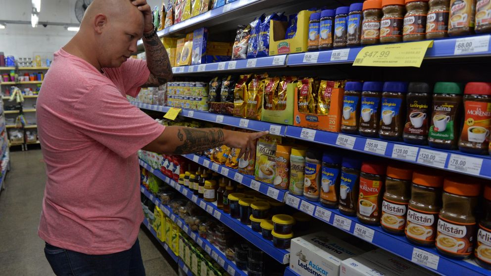 Hace años el camionero Hugo Moyano semblanteó que "la inflación real es la que se ve en las góndolas" (Foto Pablo Villán)