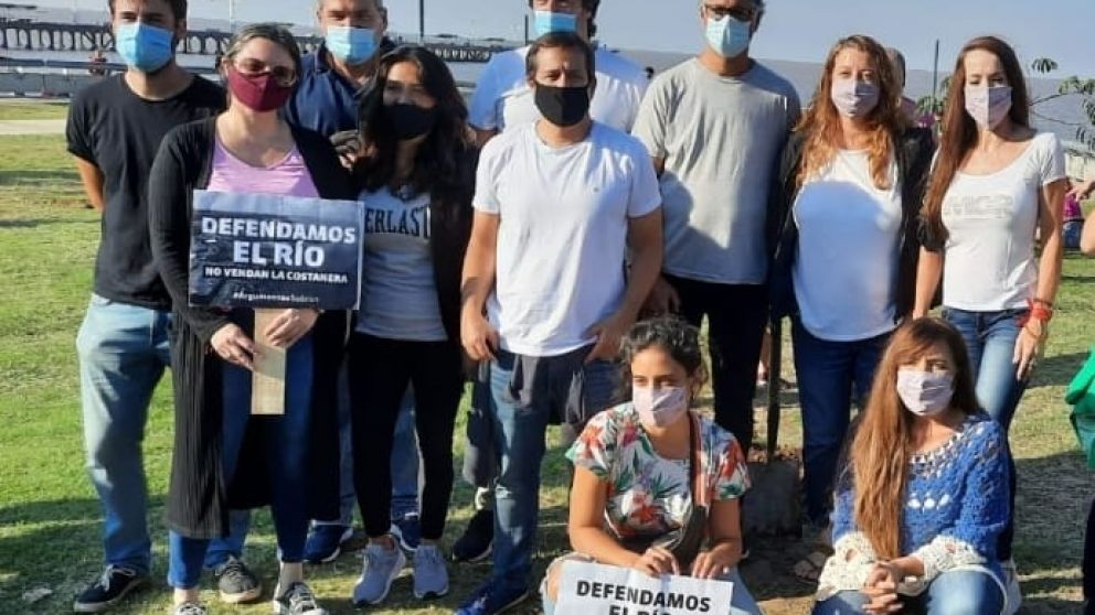 Costa Salguero: legisladores y artistas piden derogar la ley que permite la venta de tierras