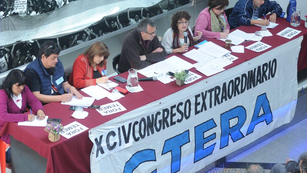 "A un mes del regreso a la presencialidad, hay que acelerar el proceso de vacunación", reclamó la central docente (Foto: Analía Garelli, Télam)
