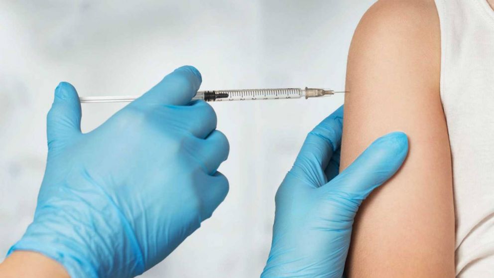 En segundo y tercer lugar se encuentran la vacuna de Pfizer-BioNTech y la anglo-sueca AstraZeneca