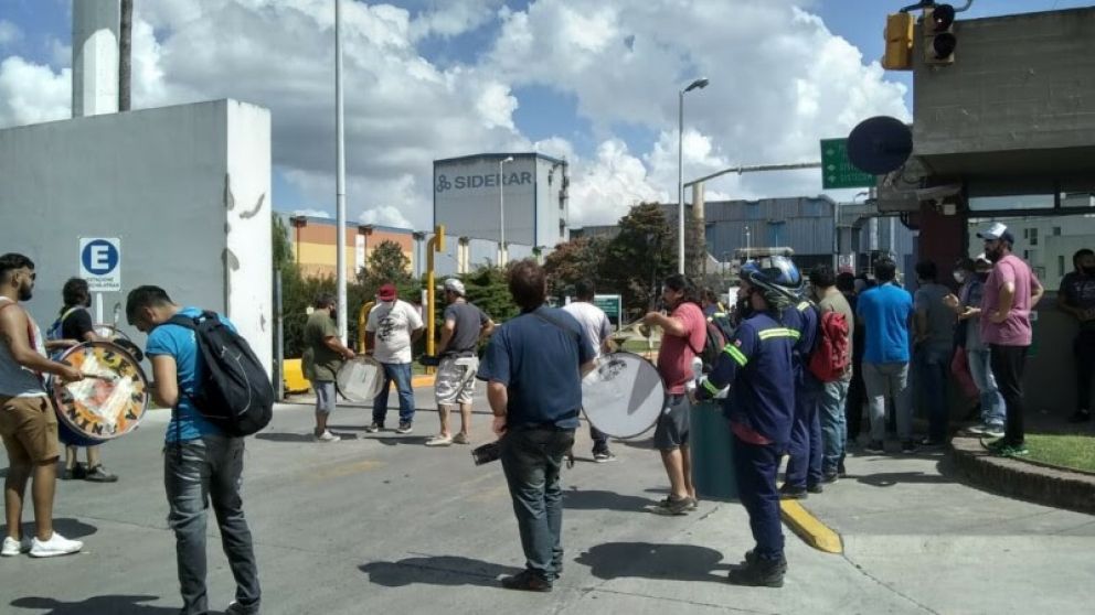 Hoy habr� una reuni�n de los despedidos y dirigentes de la UOM