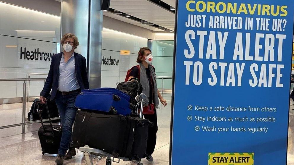 Salir de Gran Bretaña sin una "excusa razonable", como por motivo de trabajo o de educación, será ilegal hasta el 30 de junio.