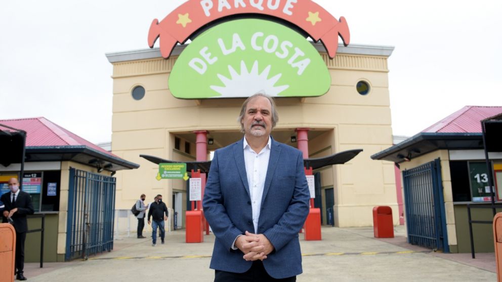 Su gerente general, Walter Álvarez, adelanta los planes del Parque de la Costa