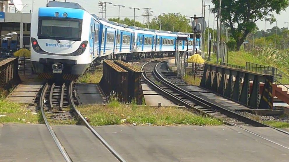 Transporte de pasajeros y cargas por trenes y sincronización del sistema ferroviario con los camiones, una meta