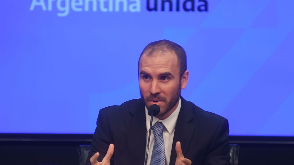 Economía licita hoy tres instrumentos de deuda en pesos en busca de ampliar el financiamiento neto del Tesoro