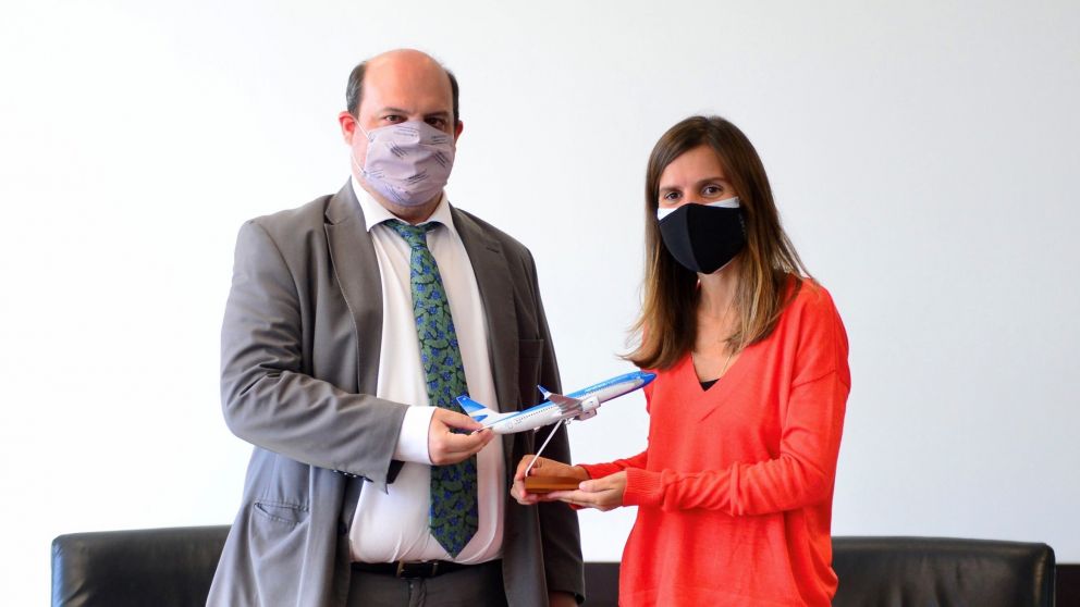 Raverta y Ceirani firmaron un convenio para otorgar beneficios de Anses a Aerolíneas