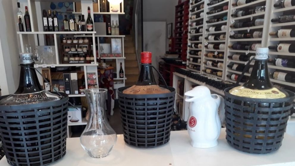 Volvieron las queridas y entrañables damajuanas