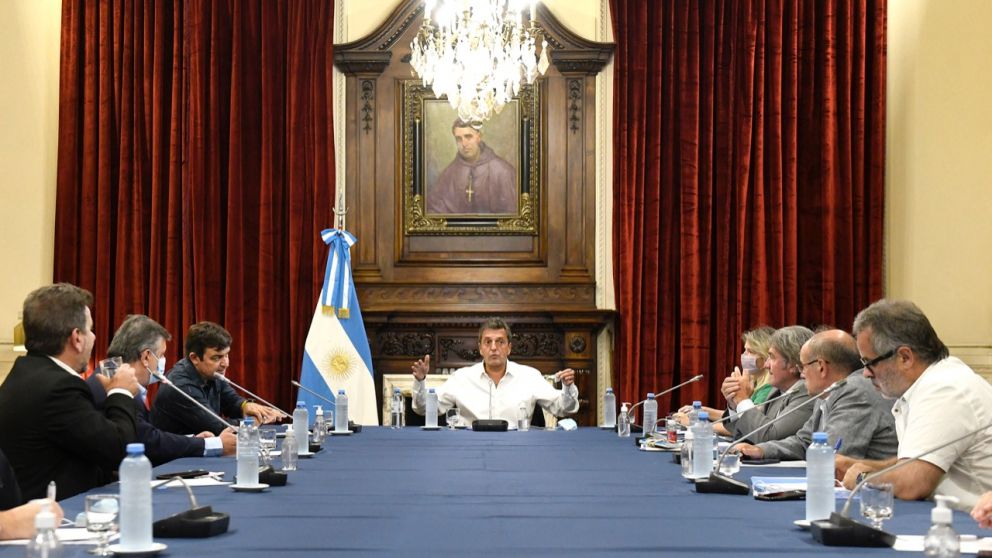 El titular de la C�mara baja, Sergio Massa, apura el tratamiento de la iniciativa que eleva el piso del m�nimo no imponible.