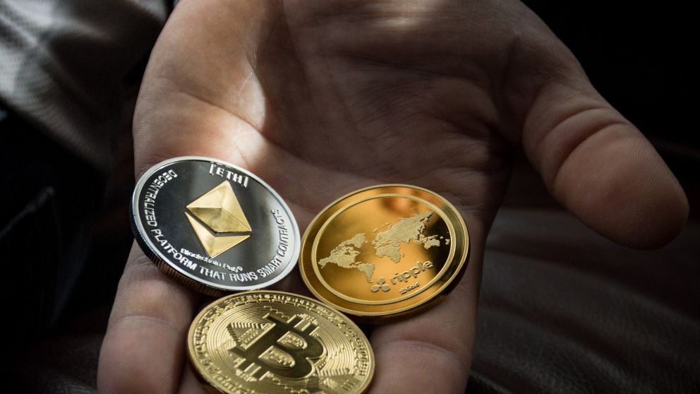 Bitcoin tocando los USD12.000 y altcoins con subas de hasta el 20%