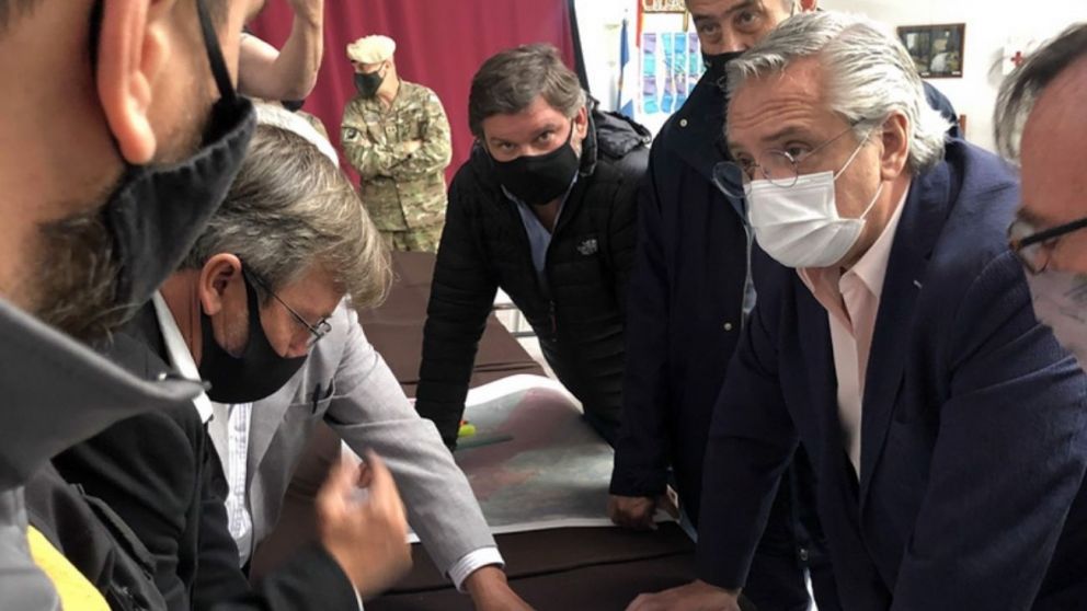 El presidente Alberto Fernández supervisa desde Lago Puelo el operativo contra los incendios en la Patagonia