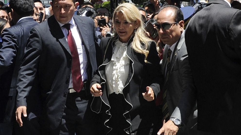 Acusada de promover el golpe de estado, Áñez aseguró que "Bolivia no necesita dictadores sino libertad y soluciones"