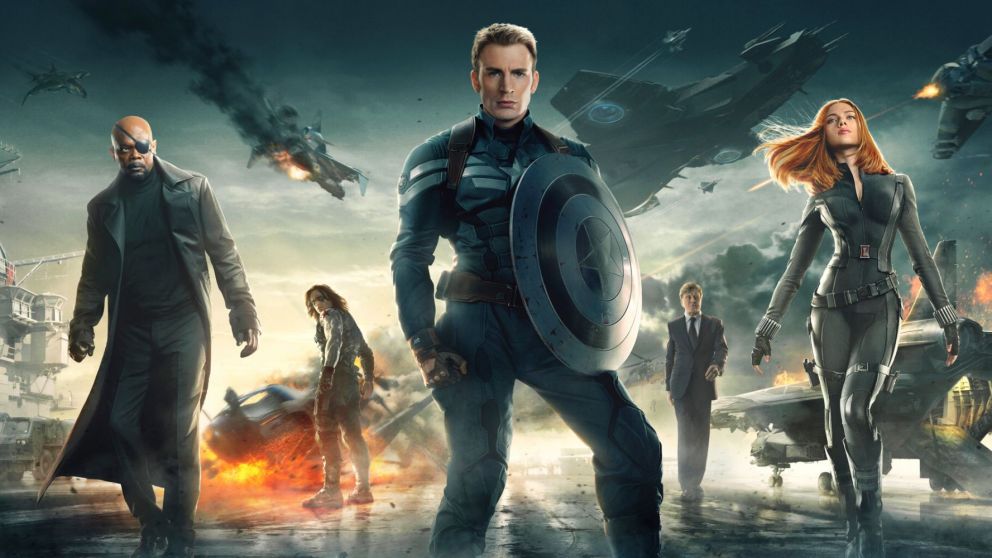 i nos conmueve la pelea final de Avengers-Endgame, es porque el Capitán América aparece solo, de pie, ante una amenaza que lo supera