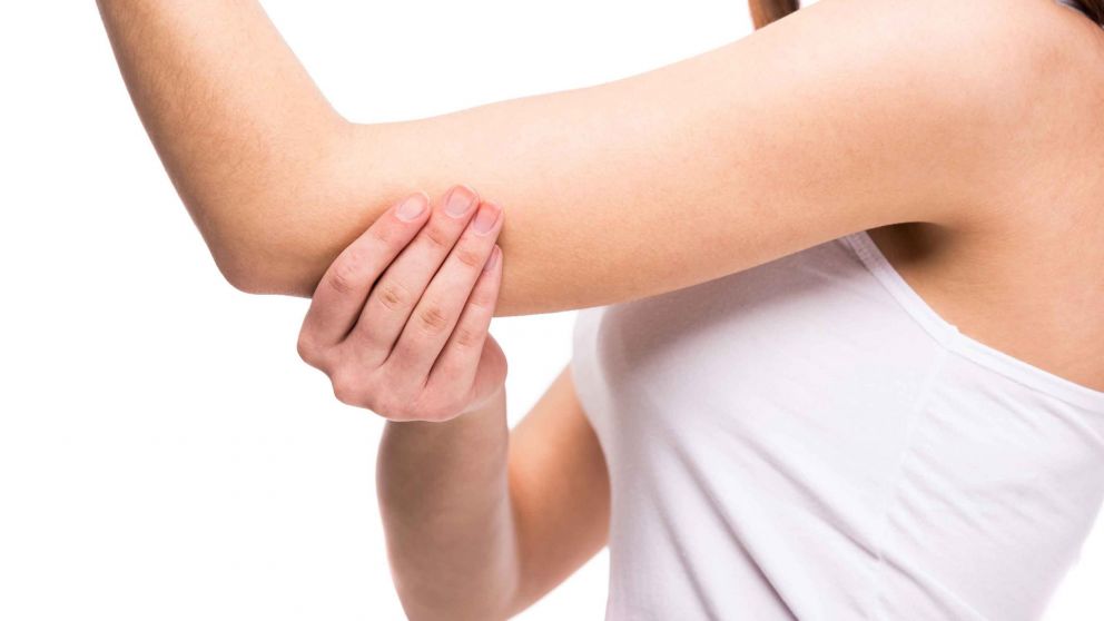 Aparece un sarpullido en el brazo que puede tener hasta 10 centímetros de ancho o más