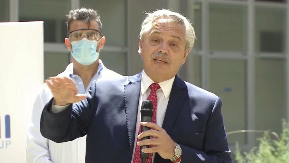 Fernández fustigó a los "agoreros de siempre" que se expresaron en contra de la vacuna Sputnik V