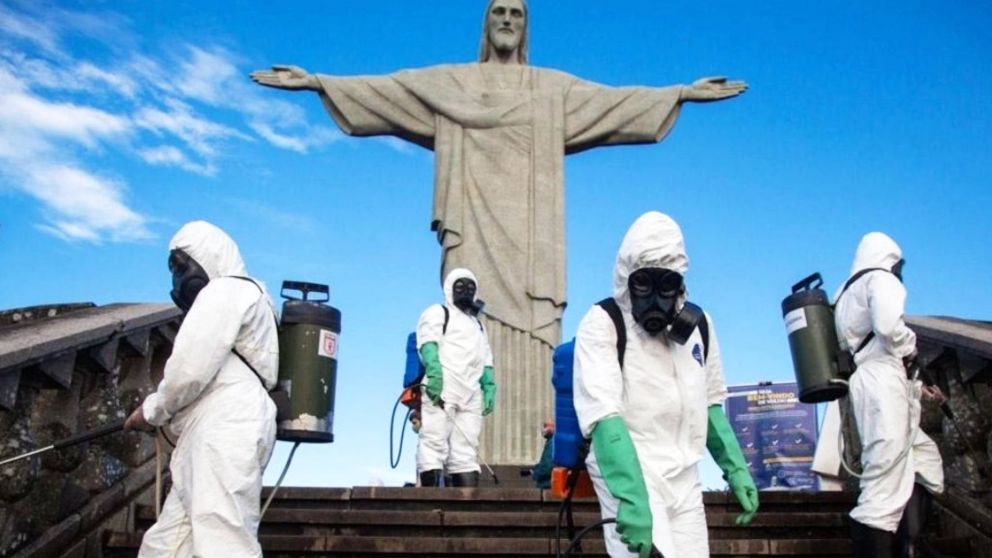 Varios gobernadores y alcaldes analizan decretar nuevas medidas de cuarentena para evitar el colapso.