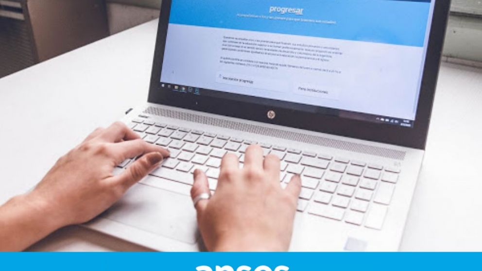 Las Becas Progresar son un programa de asistencia económica y acompañamiento educativo implementado por el Gobierno Nacional argentino y administrado por la ANSES