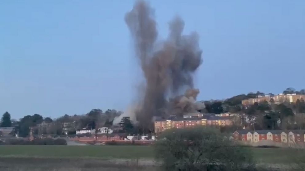 La explosión dejó un cráter del tamaño de un colectivo