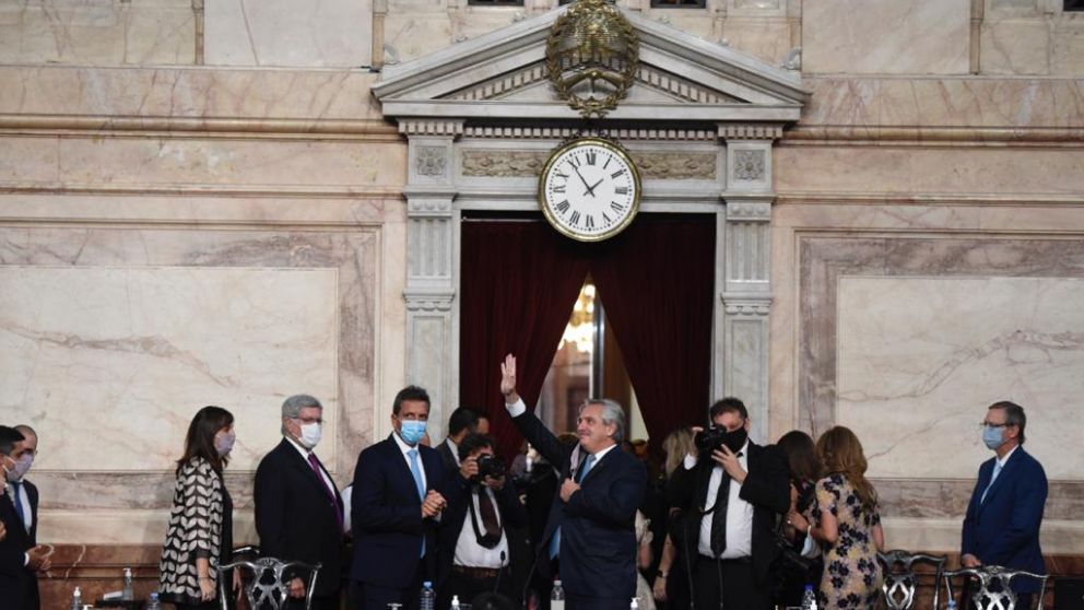 El mandatario dio un discurso encendido ante la Asamblea Legislativa.