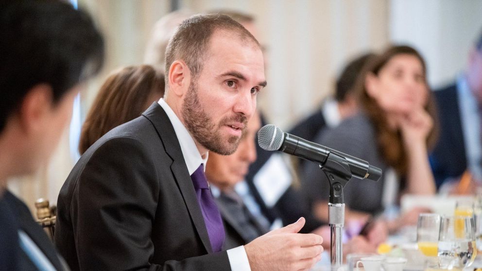 El ministro Guzmán define las asignaciones