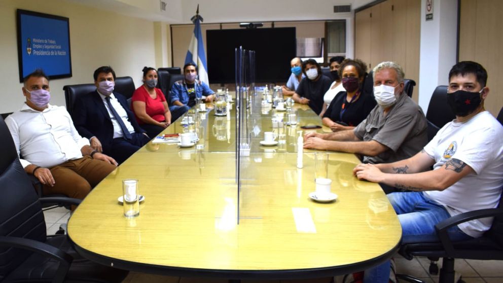 El bloque de organizaciones sociales destacó la decisión del Gobierno y se movilizarán este lunes en respaldo al Presidente