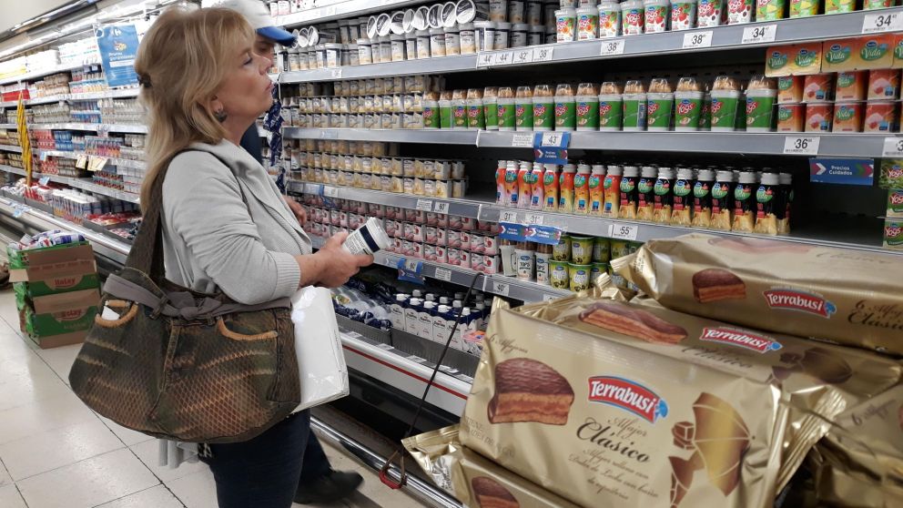 Este mes continúa el pago de la Tarjeta Alimentar con un 50% de aumento para la compra de todo tipo de alimentos