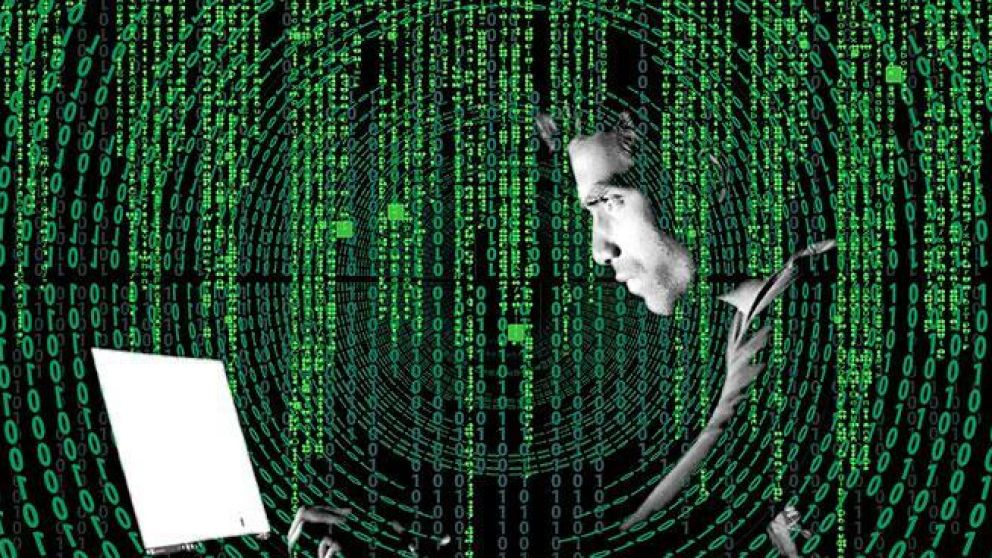 La clandestinidad, el anonimato y la proliferación de sitios de “mercado negro” están a un click de distancia