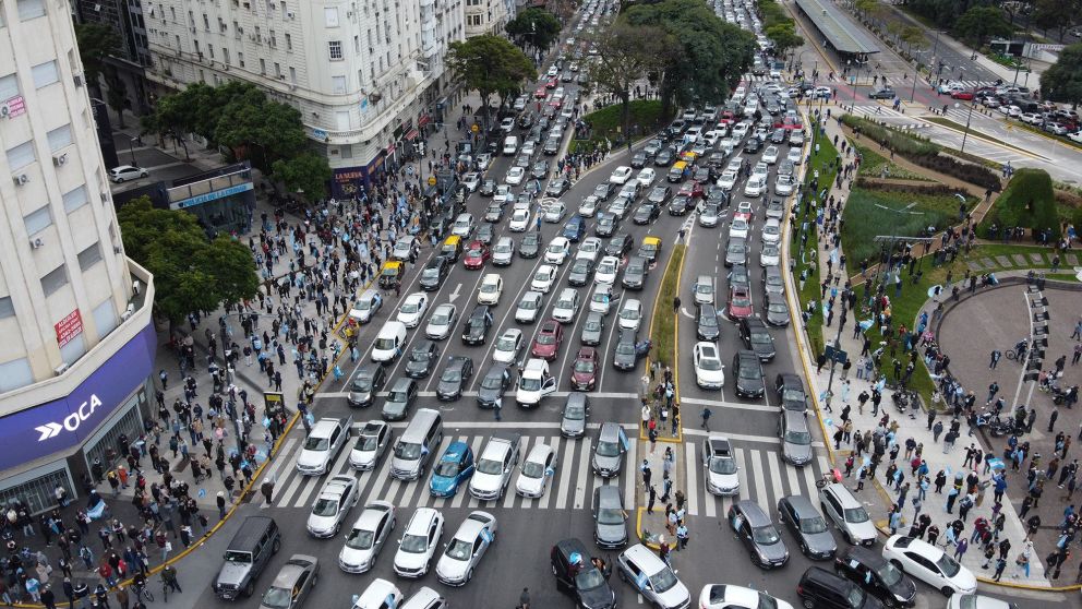 A diferencia de las marchas en cuarentena, este 27F las caravanas son minoritarias