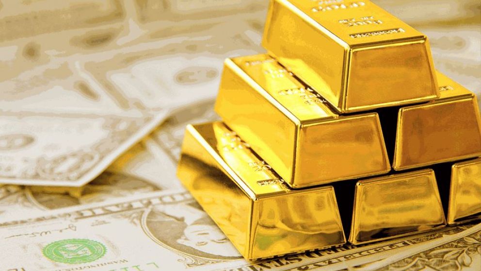 El oro viene en baja y los inversores miran hacia otros mercados